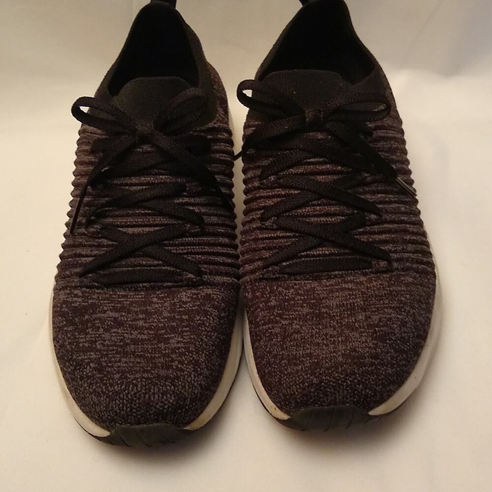 Skechers Women's slip on. Size 8.5 Activewear, Athleisure